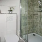 Schmidt Apartment *